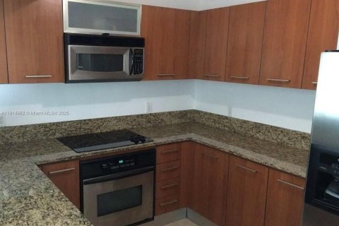 Copropriété à louer à Miami, Floride: 1 chambre, 74.04 m2 № 1970574 - photo 4