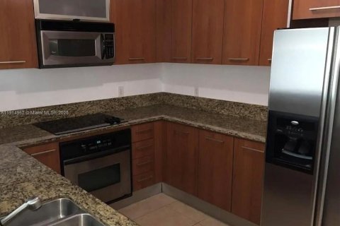 Copropriété à louer à Miami, Floride: 1 chambre, 74.04 m2 № 1970574 - photo 3