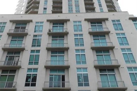 Copropriété à louer à Miami, Floride: 1 chambre, 74.04 m2 № 1970574 - photo 2