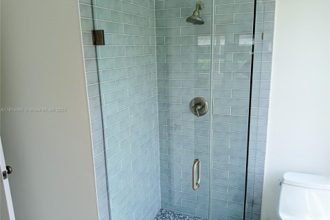 House in Coral Gables, Florida 2 bedrooms, 93.37 sq.m. № 1762909 - photo 8
