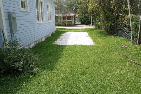 House in Coral Gables, Florida 2 bedrooms, 93.37 sq.m. № 1762909 - photo 13