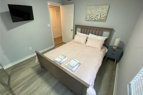 Condo in Kissimmee, Florida, 3 bedrooms № 2098676 - photo 17