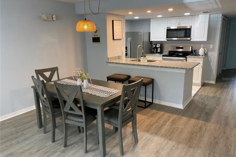 Condo in Kissimmee, Florida, 3 bedrooms № 2098676 - photo 6
