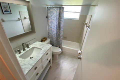 Condo in Kissimmee, Florida, 3 bedrooms № 2098676 - photo 18