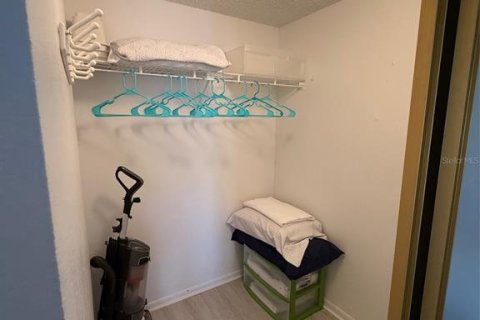 Condo in Orlando, Florida, 2 bedrooms  № 2113184 - photo 13