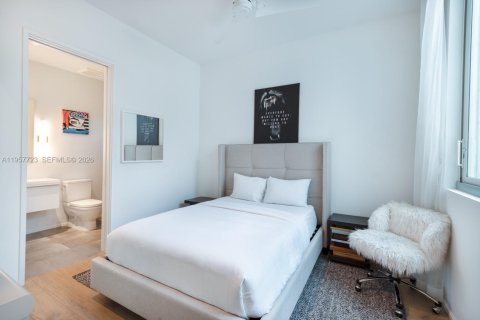 Casa en venta en Miami Beach, Florida, 4 dormitorios, 283.63 m2 № 2011537 - foto 13