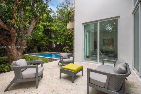 Casa en venta en Miami Beach, Florida, 4 dormitorios, 283.63 m2 № 2011537 - foto 24