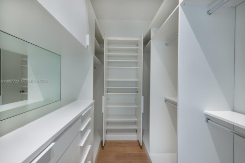 Casa en venta en Miami Beach, Florida, 4 dormitorios, 283.63 m2 № 2011537 - foto 12