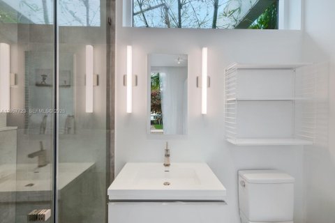 Casa en venta en Miami Beach, Florida, 4 dormitorios, 283.63 m2 № 2011537 - foto 18