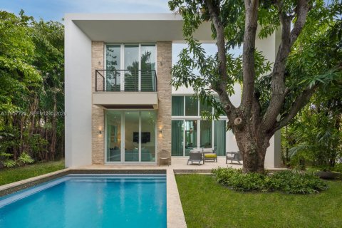Casa en venta en Miami Beach, Florida, 4 dormitorios, 283.63 m2 № 2011537 - foto 2