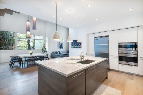 Casa en venta en Miami Beach, Florida, 4 dormitorios, 283.63 m2 № 2011537 - foto 6