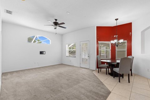 Villa ou maison à vendre à Port St. Lucie, Floride: 4 chambres, 185.8 m2 № 2185189 - photo 6