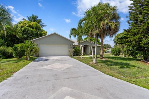 Villa ou maison à vendre à Port St. Lucie, Floride: 4 chambres, 185.8 m2 № 2185189 - photo 2