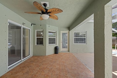 Villa ou maison à vendre à Port St. Lucie, Floride: 4 chambres, 185.8 m2 № 2185189 - photo 19