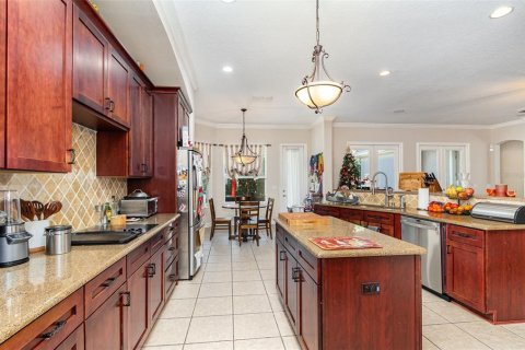House in Sorrento, Florida 4 bedrooms, 296.45 sq.m. № 1555684 - photo 16