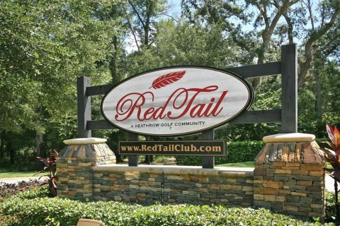House in Sorrento, Florida 4 bedrooms, 296.45 sq.m. № 1555684 - photo 4