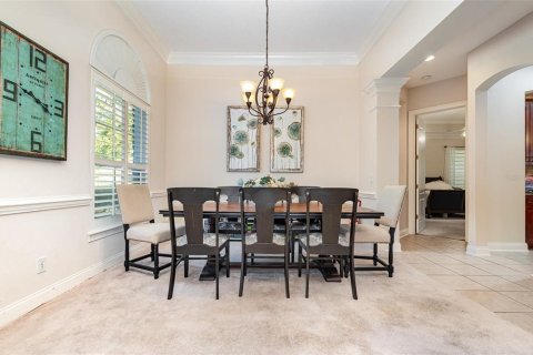 House in Sorrento, Florida 4 bedrooms, 296.45 sq.m. № 1555684 - photo 11