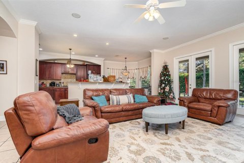 House in Sorrento, Florida 4 bedrooms, 296.45 sq.m. № 1555684 - photo 13