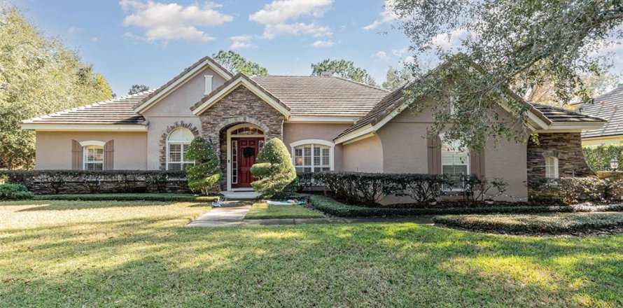 House in Sorrento, Florida 4 bedrooms, 296.45 sq.m. № 1555684