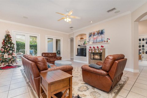 House in Sorrento, Florida 4 bedrooms, 296.45 sq.m. № 1555684 - photo 15