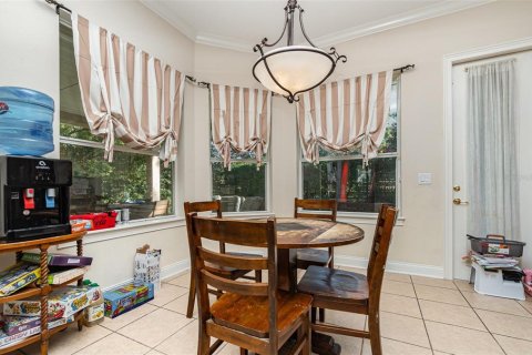 House in Sorrento, Florida 4 bedrooms, 296.45 sq.m. № 1555684 - photo 19