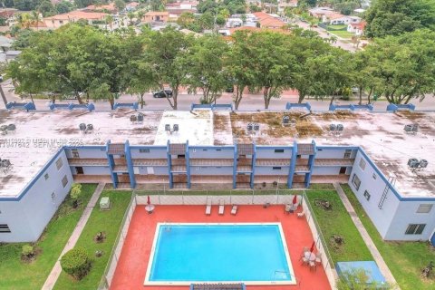 Condominio en venta en Miami, Florida, 2 dormitorios, 72 m2 № 2003761 - foto 2