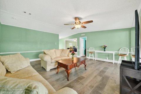 House in Okeechobee, Florida 3 bedrooms, 140.47 sq.m. № 1817430 - photo 13