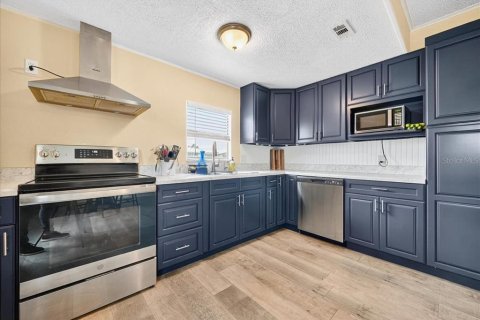 House in Okeechobee, Florida 3 bedrooms, 140.47 sq.m. № 1817430 - photo 6