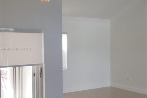 Casa en venta en Miami, Florida, 4 dormitorios, 193.7 m2 № 2007738 - foto 7