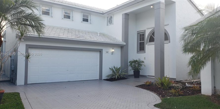 Casa en Miami, Florida 4 dormitorios, 193.7 m2 № 2007738