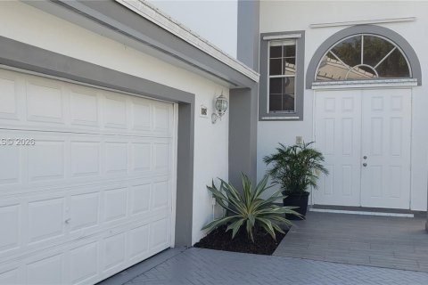 Casa en venta en Miami, Florida, 4 dormitorios, 193.7 m2 № 2007738 - foto 4