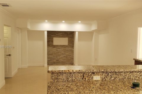 Casa en venta en Miami, Florida, 4 dormitorios, 193.7 m2 № 2007738 - foto 10