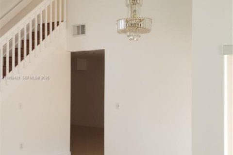 Casa en venta en Miami, Florida, 4 dormitorios, 193.7 m2 № 2007738 - foto 23