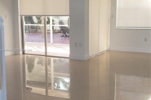 Casa en venta en Miami, Florida, 4 dormitorios, 193.7 m2 № 2007738 - foto 8