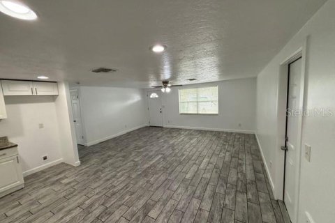 Villa ou maison à louer à Hudson, Floride: 2 chambres, 95.88 m2 № 2113918 - photo 5
