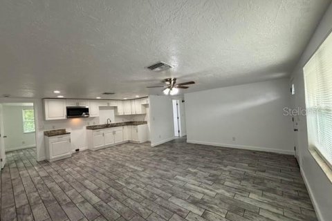 Villa ou maison à louer à Hudson, Floride: 2 chambres, 95.88 m2 № 2113918 - photo 4