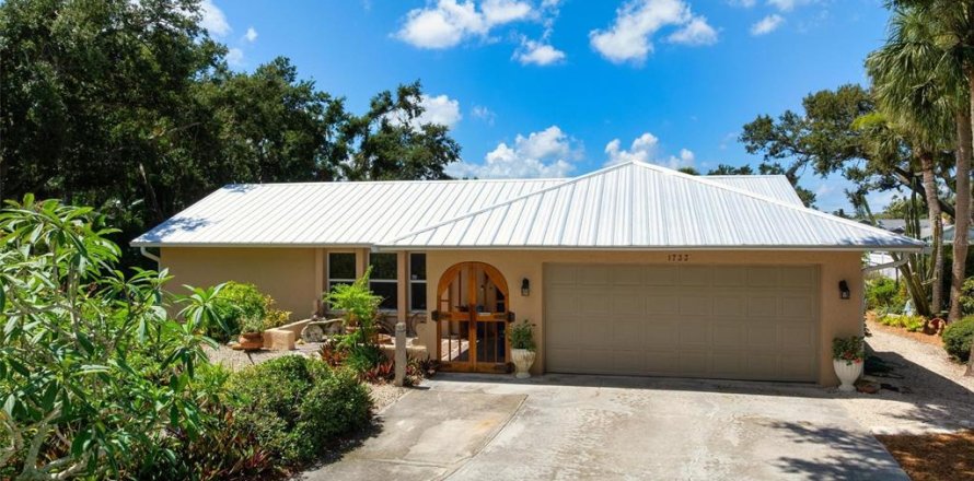 House in Englewood, Florida 3 bedrooms, 178 sq.m. № 1801925