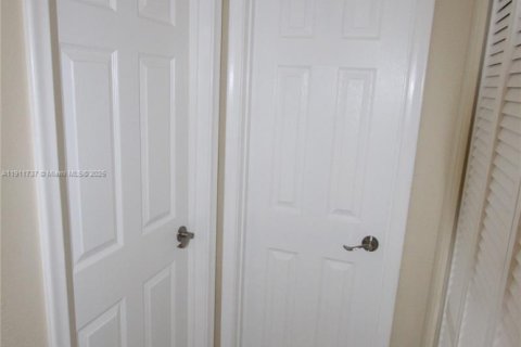 Copropriété à louer à Oakland Park, Floride: 2 chambres, 98.57 m2 № 1967989 - photo 15