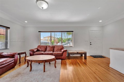 Casa en venta en Miami, Florida, 3 dormitorios, 158.96 m2 № 1935819 - foto 8