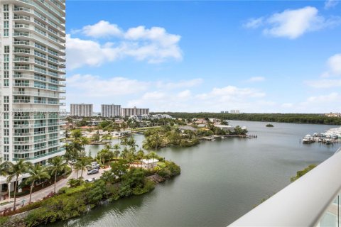 Condominio en venta en Sunny Isles Beach, Florida, 2 dormitorios, 141.58 m2 № 2174427 - foto 2