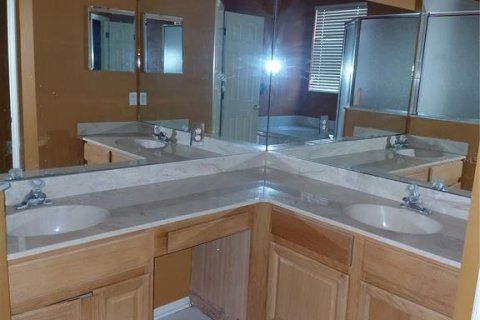 House in Tampa, Florida 3 bedrooms, 185.71 sq.m. № 2150727 - photo 18