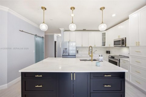 Villa ou maison à Miramar, Floride 5 chambres, 281.87 m2 № 2084883