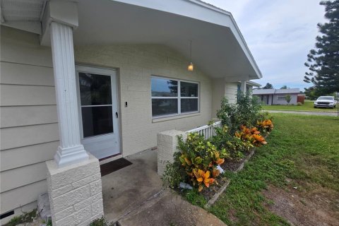 Casa en venta en Holiday, Florida, 2 dormitorios, 84.26 m2 № 2383604 - foto 11