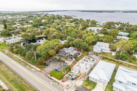Townhouse in Jensen Beach, Florida 3 bedrooms, 122.82 sq.m. № 1054743 - photo 1