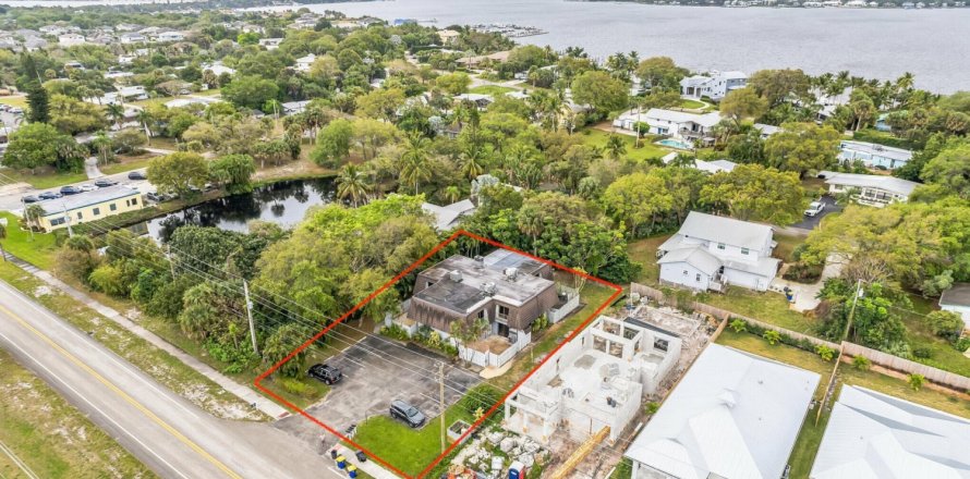 Townhouse in Jensen Beach, Florida 3 bedrooms, 122.82 sq.m. № 1054743