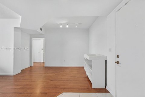 Купить кондоминиум в Авентура, Флорида 2 спальни, 98.57м2, № 2091345 - фото 6