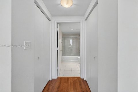 Купить кондоминиум в Авентура, Флорида 2 спальни, 98.57м2, № 2091345 - фото 18