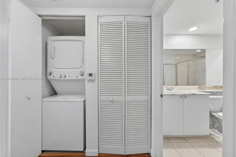 Купить кондоминиум в Авентура, Флорида 2 спальни, 98.57м2, № 2091345 - фото 15