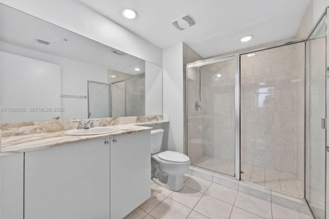 Купить кондоминиум в Авентура, Флорида 2 спальни, 98.57м2, № 2091345 - фото 13