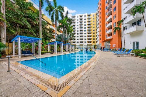 Купить кондоминиум в Авентура, Флорида 2 спальни, 98.57м2, № 2091345 - фото 23